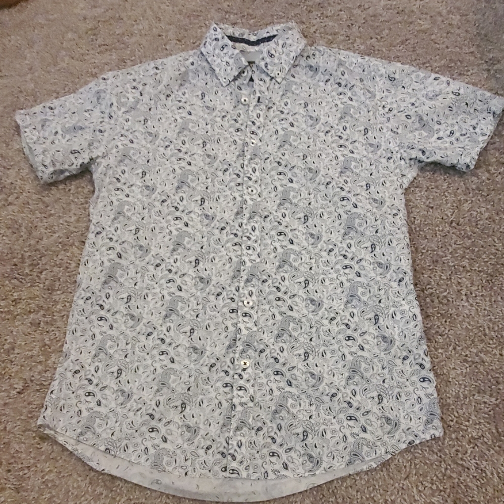 Short sleeve button down